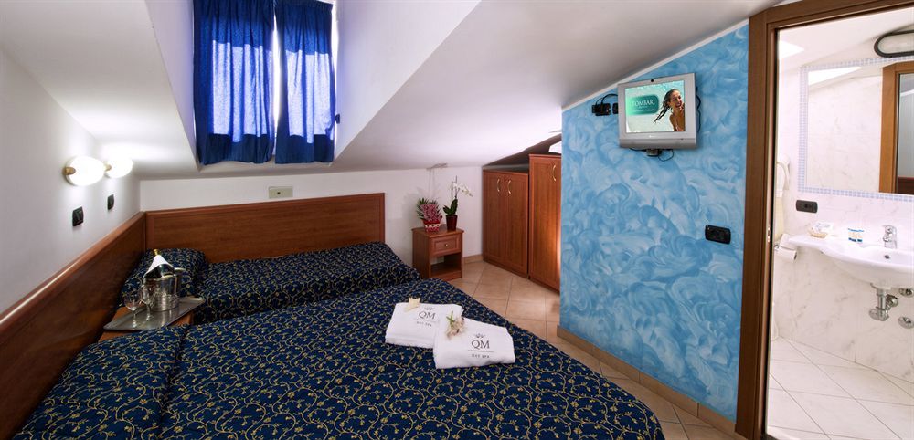 Hotel Queen Mary Cattolica Exterior photo